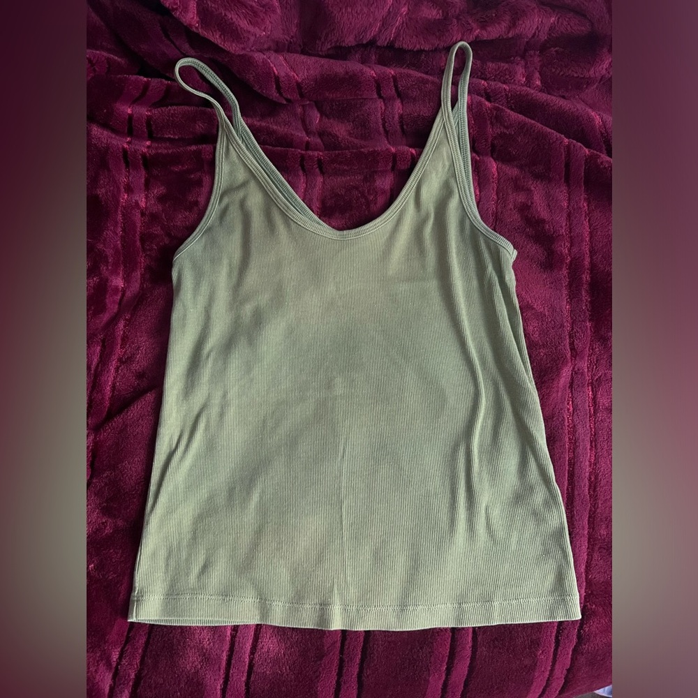 Cute full length green tank top!!